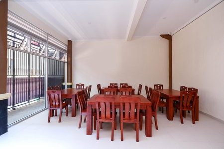 Shabrina Homestay Syariah Terminal Tirtonadi Solo RedPartner, Solo, Indonesia