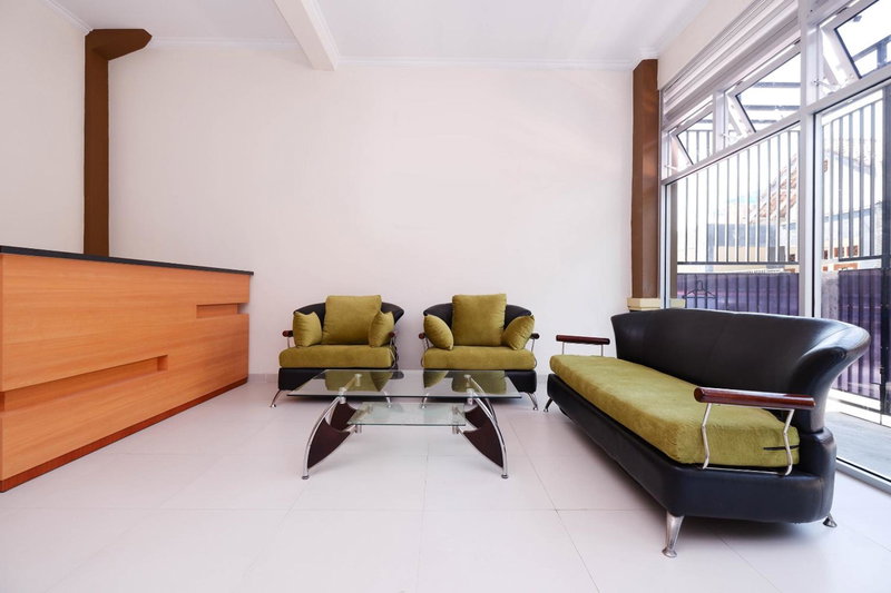 Shabrina Homestay Syariah Terminal Tirtonadi Solo RedPartner, Solo, Indonesia