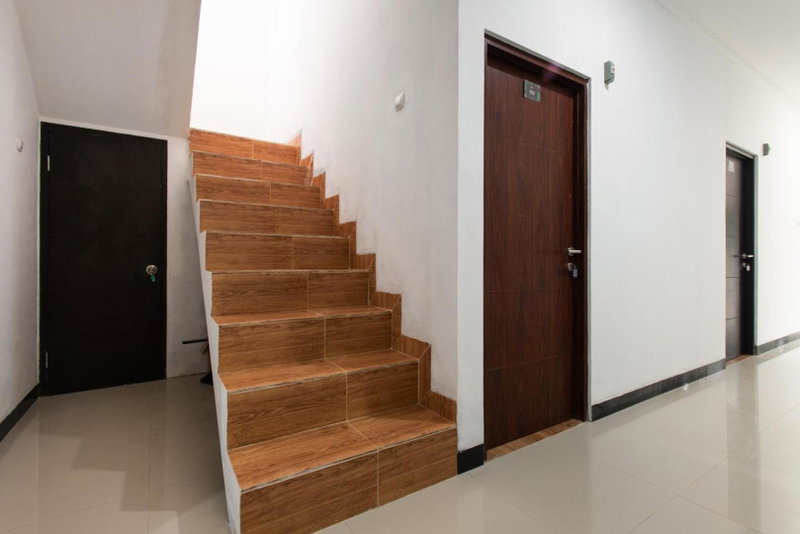 RedDoorz Plus near Trans Studio Cibubur 2, Cibubur, Indonesia