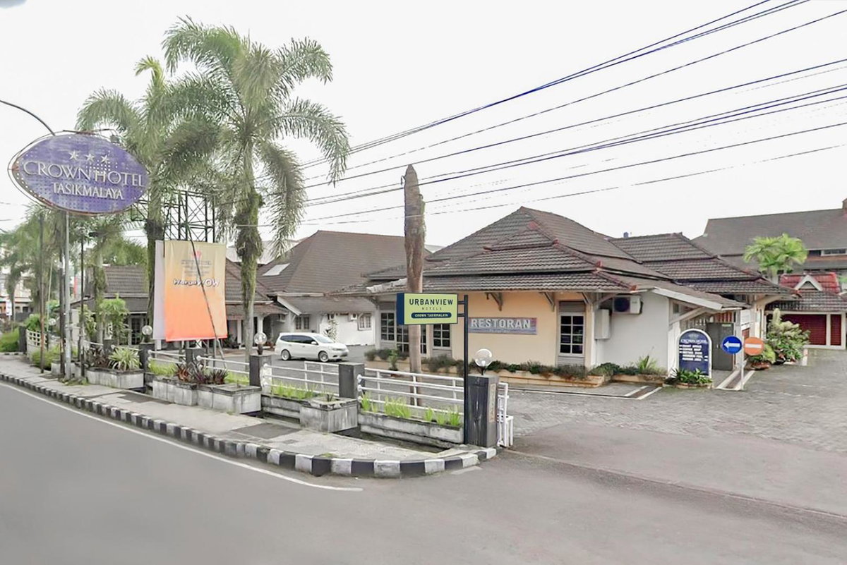 Hotel · Urbanview Hotel Crown Tasikmalaya by RedDoorz, Tasikmalaya