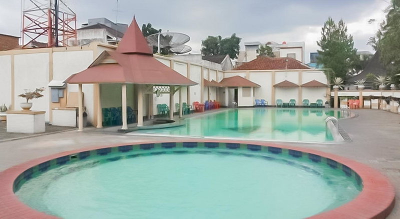 Urbanview Hotel Crown Tasikmalaya by RedDoorz, Tasikmalaya, Indonesia