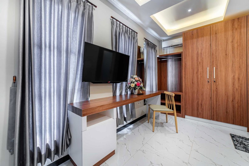 Tree Homestay Mitra RedDoorz, Kasri, Indonesia