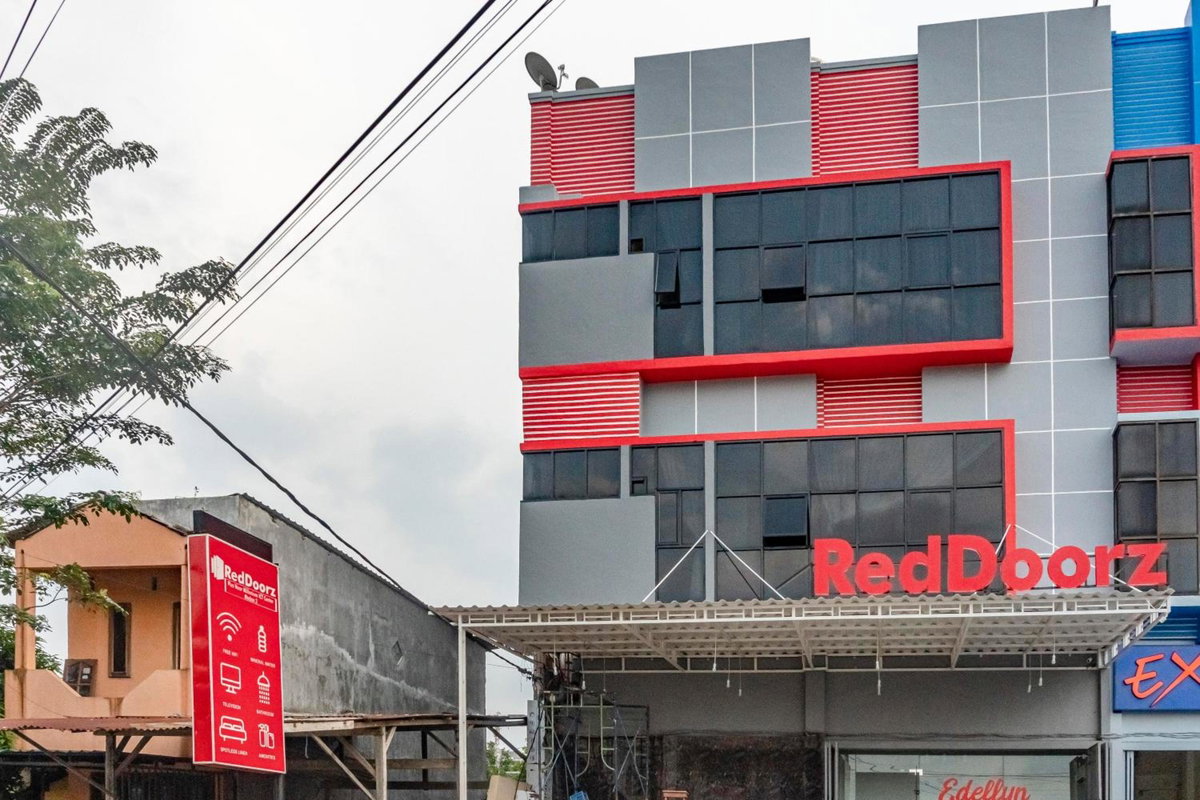 Hotel · RedDoorz Plus near Millenium ICT Centre Medan 2, Pulauberayan