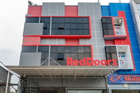RedDoorz Plus near Millenium ICT Centre Medan 2, Pulauberayan, Indonesia