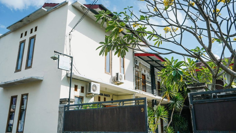 RedDoorz at Ampenan Mataram Lombok, Tanjungkarang, Indonesia