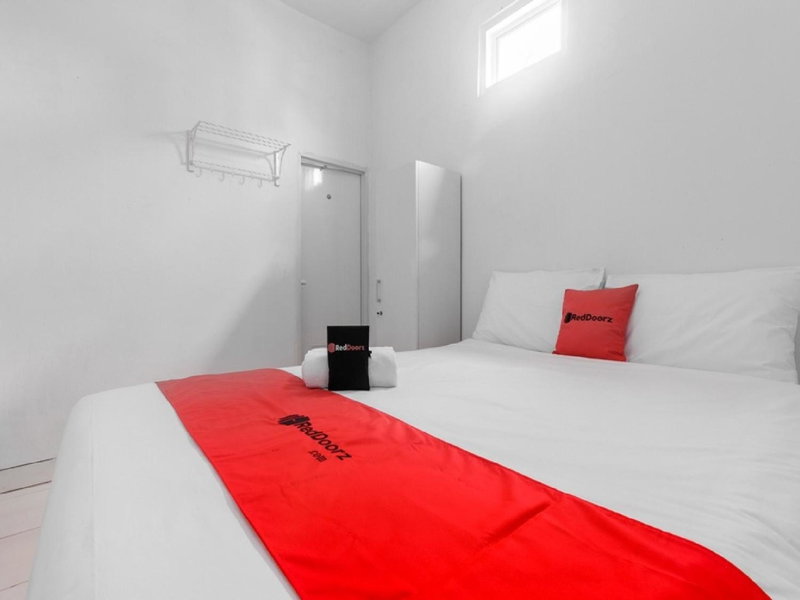 RedDoorz Plus near Taman Rasuna Menteng, Jakarta, Indonesia