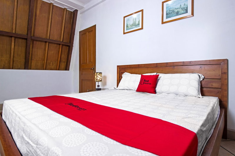 RedDoorz Plus near Parahyangan University, Bandung, Indonesia
