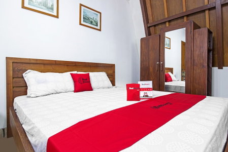 RedDoorz Plus near Parahyangan University, Bandung, Indonesia