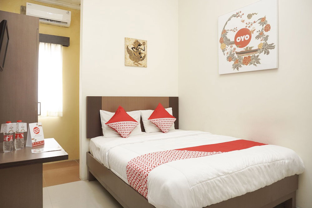 Hotel · OYO 441 Namira Hotel Syariah, Pogung Lor