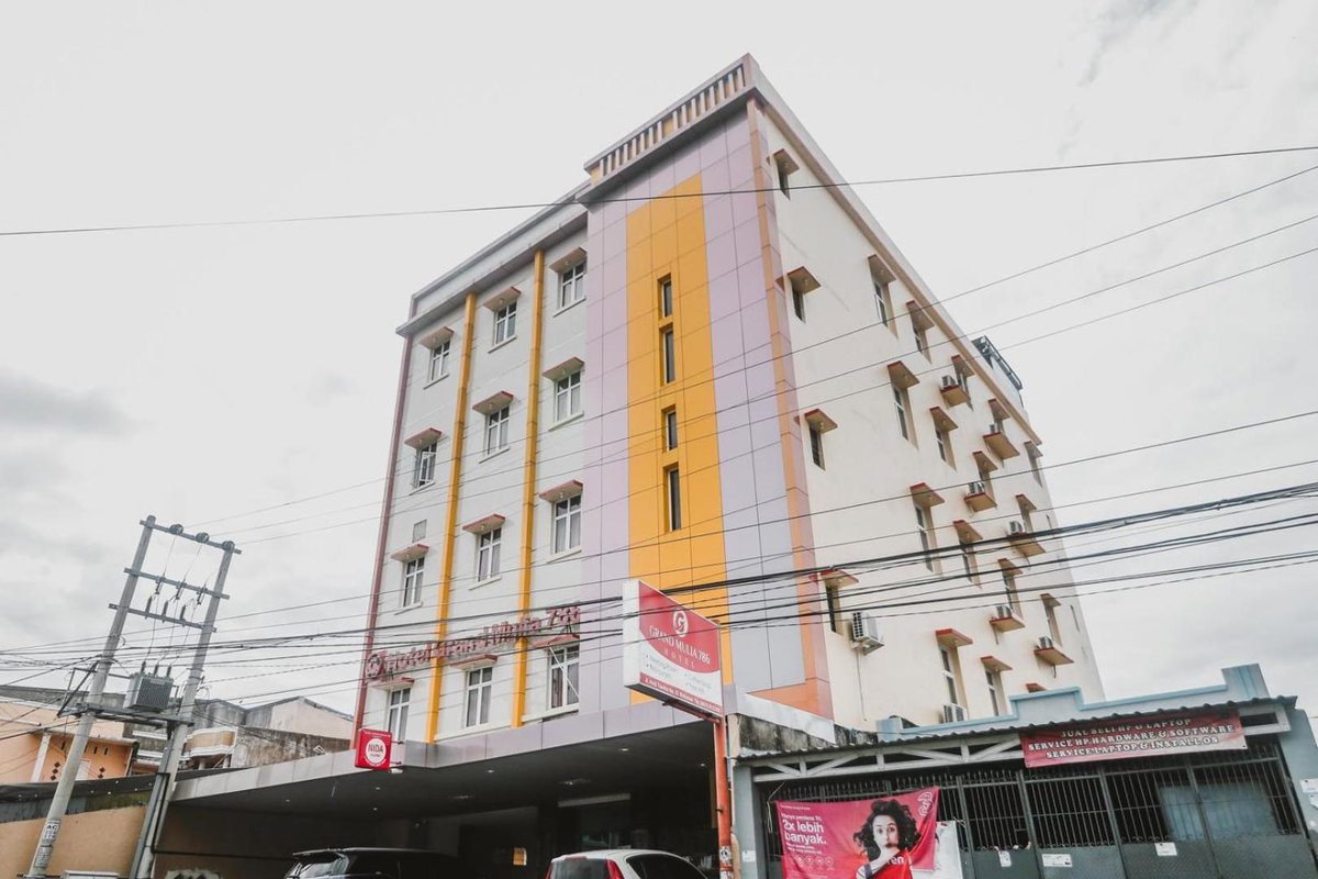 Hotel · RedDoorz Plus near Universitas Negeri Makassar, Makassar