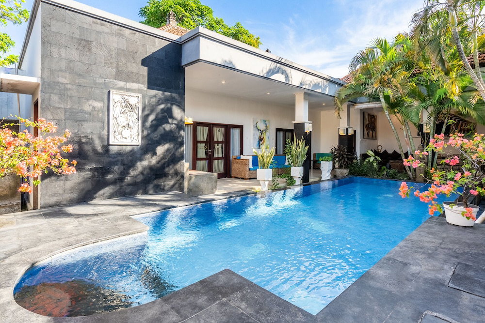AV Villa Coco, Indonesia