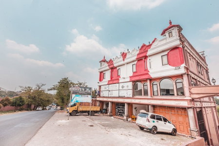 Super OYO 1640 Fallinda Hotel, Cibinong, Indonesia