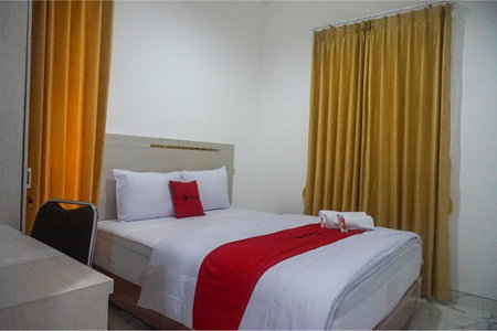 RedDoorz near Araya Family Club House, Malang, Indonesia