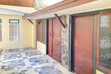 Tini's Guest House Malang Mitra RedDoorz, Betek, Indonesia