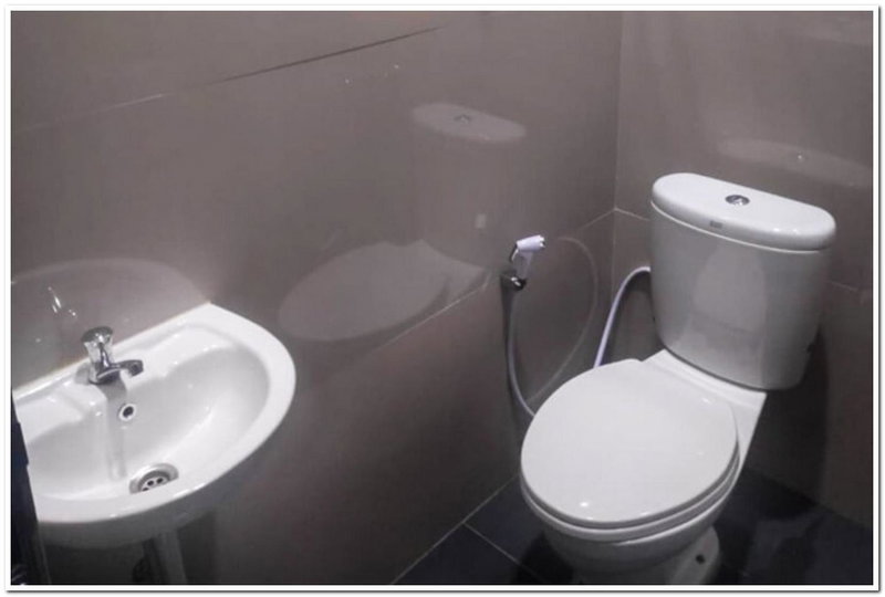 RedDoorz near Moro Mall Purwokerto 2, Purwokerto, Indonesia