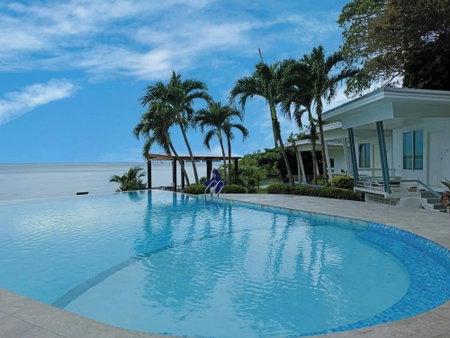 White house bailan resort, Ko Chang, Thailand