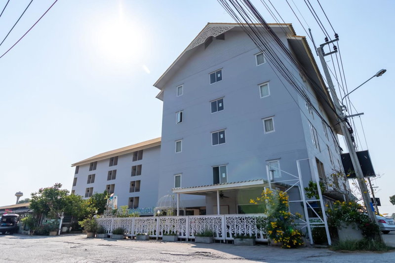 AA Resort Hotel, Pak Kret, Thailand