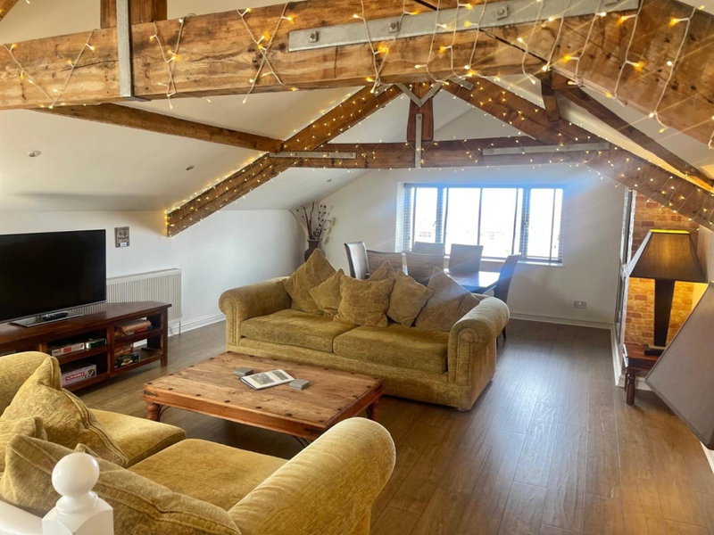 Beach House - Penthouse 3 Bed Apartment, Southport, United Kingdom