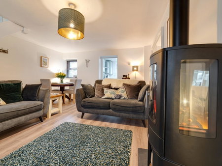 2 Ysgoldy, Bangor, United Kingdom