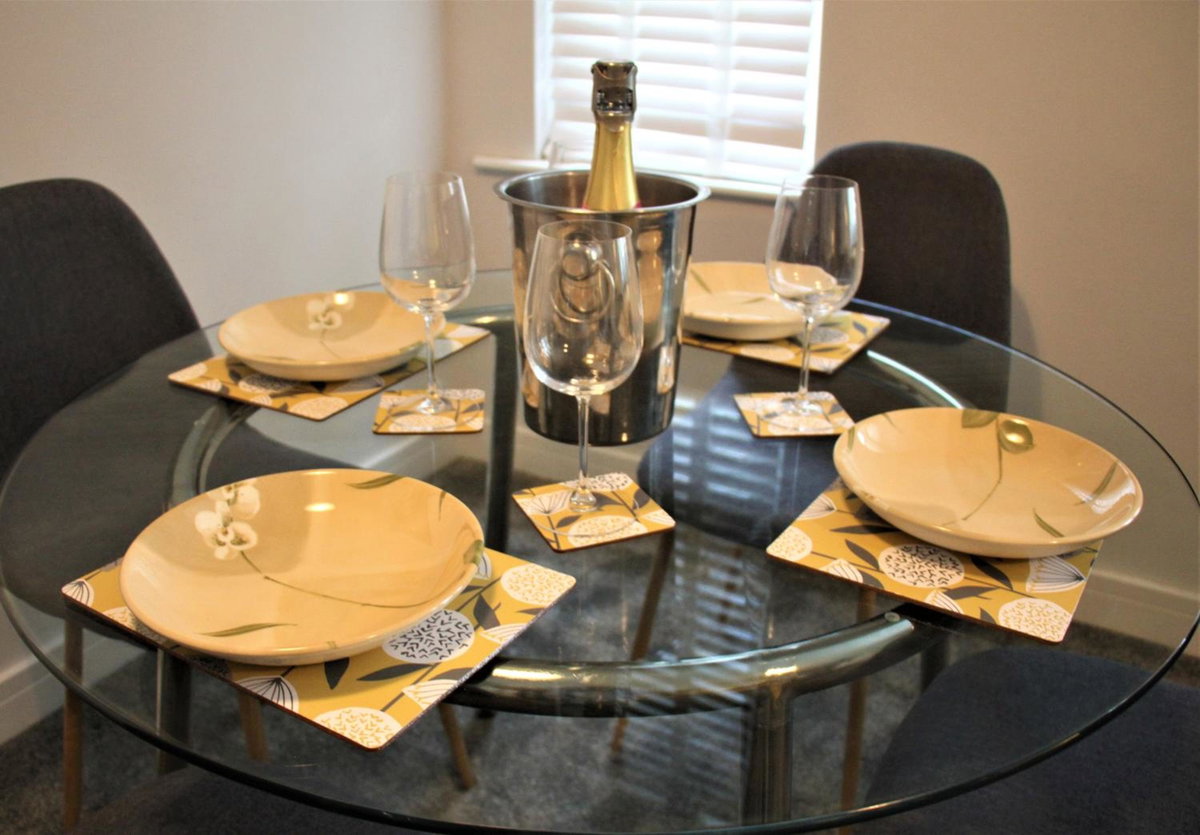 Hotel · The Alvaros Apartment, Southend-on-Sea