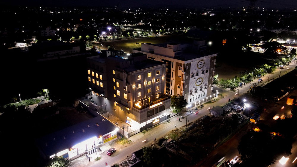 Hotel · V Five Hotel, Chengalpattu
