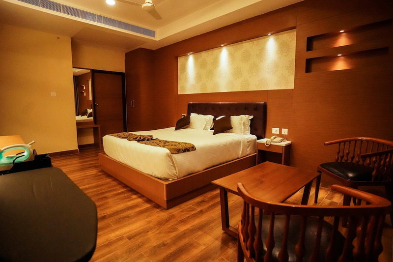 V Five Hotel, Chengalpattu, India