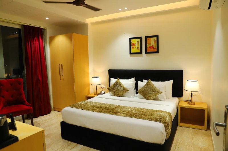 Hotel Malbork Inn Rajouri Garden Delhi - Couple Friendly Local IDs Accepted, New Delhi, India