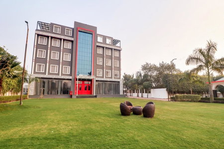 Super Townhouse Jashn, Lucknow, India
