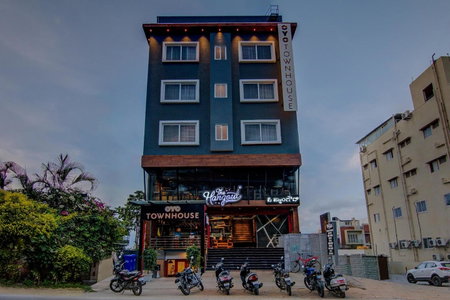 Super Townhouse Global Village Tech Park Near Kengeri Bus Terminal Metro Station, Bangalore, India