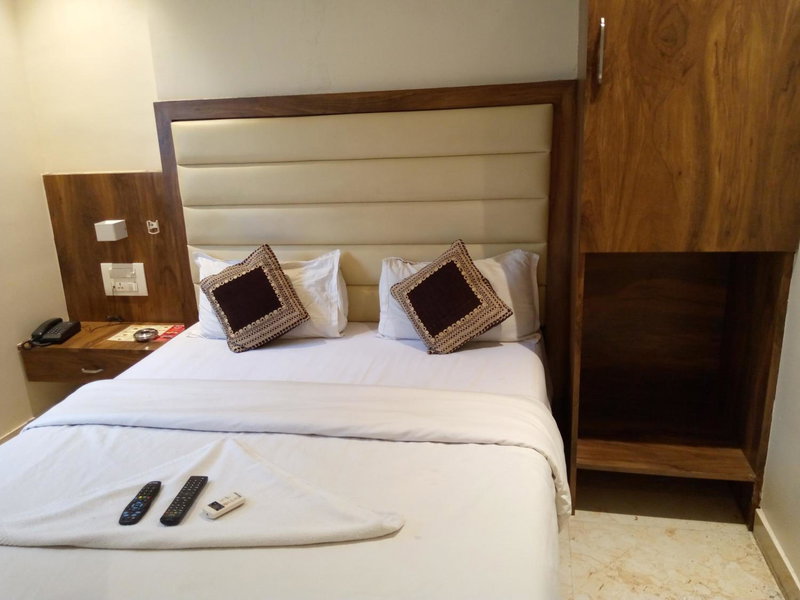 Hotel Adams Inn Near Mumbai Airport, Mumbai, India