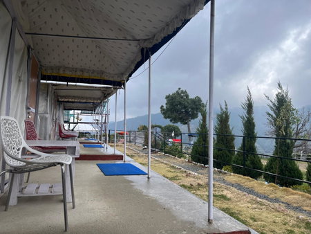 SnowDrop eco resort, Chail, India