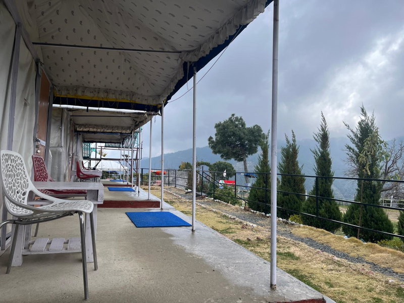 SnowDrop eco resort, Chail, India