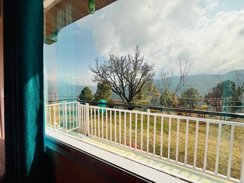 SnowDrop eco resort, Chail, India