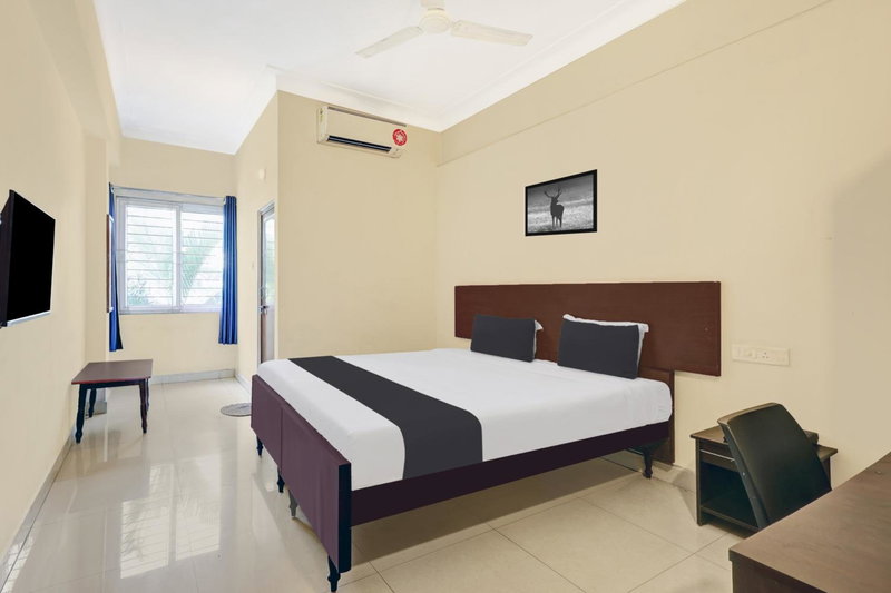 Super OYO Collection O jagadamba Junction near Beach Road, Visakhapatnam, India