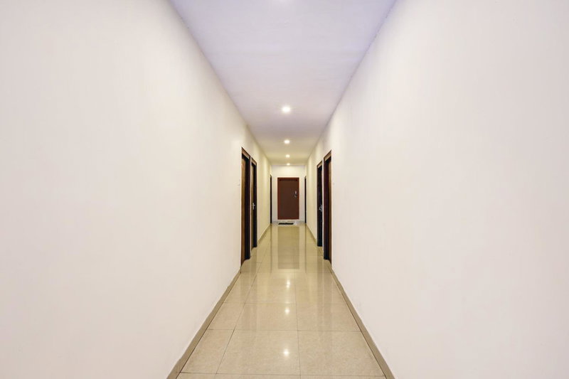 Super OYO Collection O jagadamba Junction near Beach Road, Visakhapatnam, India
