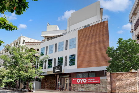 Super OYO Collection O jagadamba Junction near Beach Road, Visakhapatnam, India