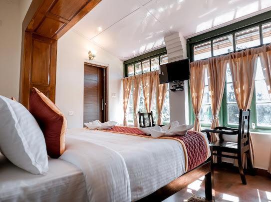Lakefront Home Hotel, Ooty, India