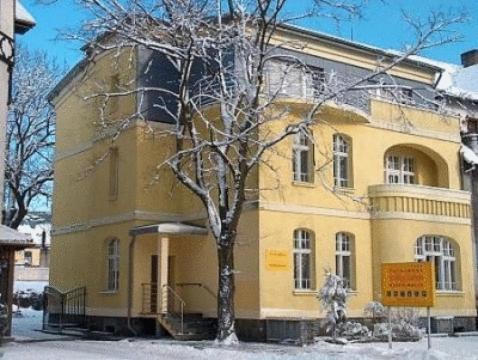 Pensjonat - Restauracja Żółty Domek, Szczecinek, Poland