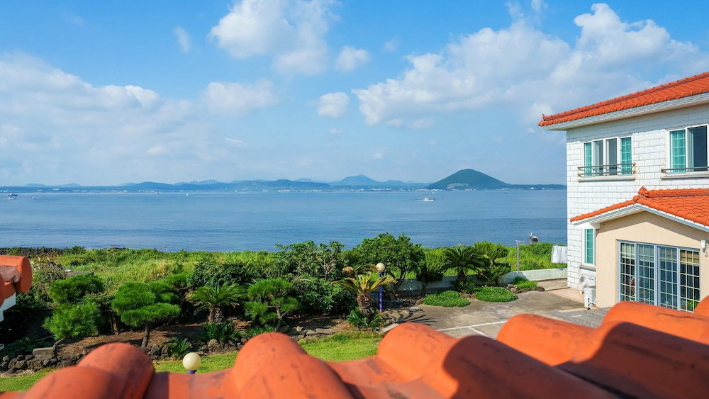Jeju udo Haneuli Pension, South Korea