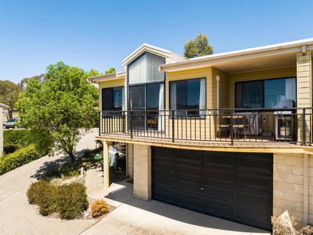 Dromaius 5 - 3BR Townhouse l Lake Views l Spa Bath l WiFi l BBQ, Jindabyne, Australia