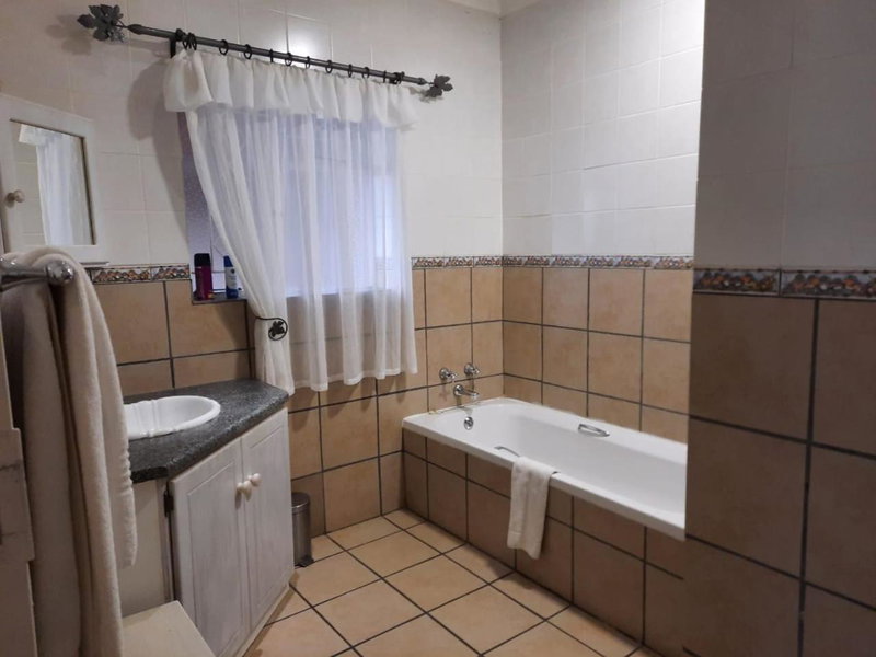 Fisant, Bokmakierie and Hoephoep Guest House, Bethlehem, South Africa