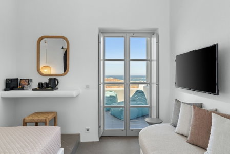Mr & Mrs White Paros Suites & More, Paros, Greece