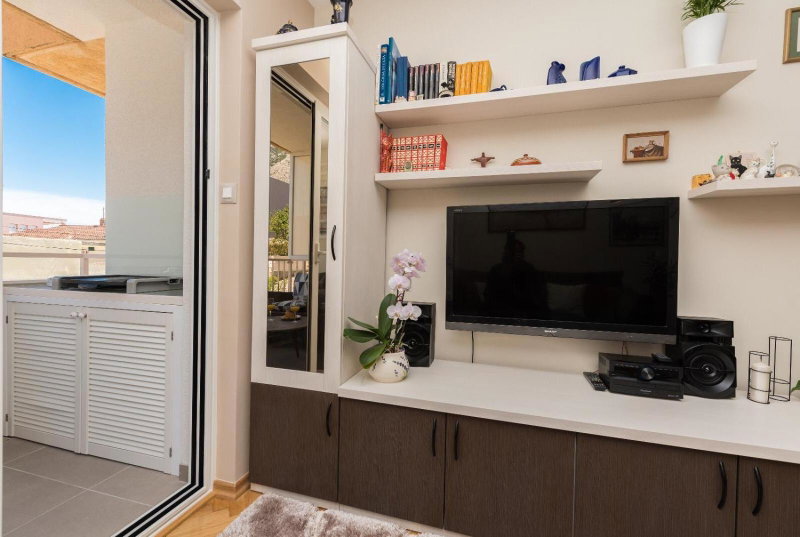 Chic apartment Zoja near beach with free parking, Makarska, Croatia