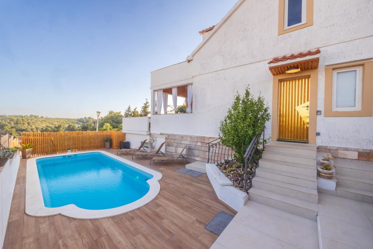Villa Oasis with private pool, Croatia