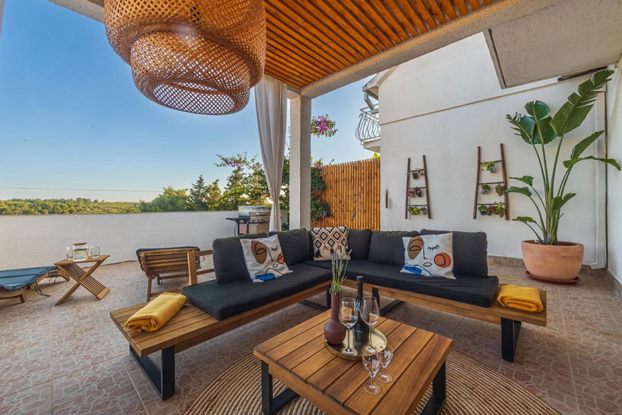 Villa Oasis with private pool, Milna, Croatia