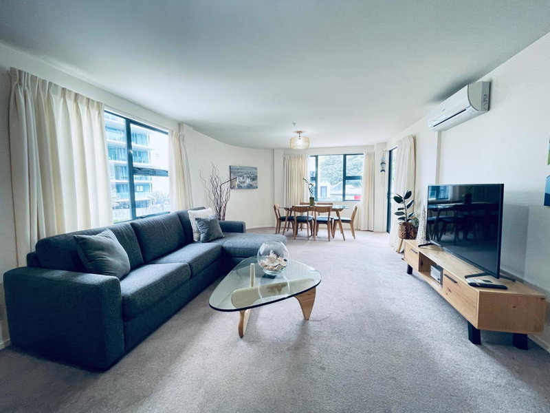 Oceanside Apartment, Mount Maunganui, New Zealand
