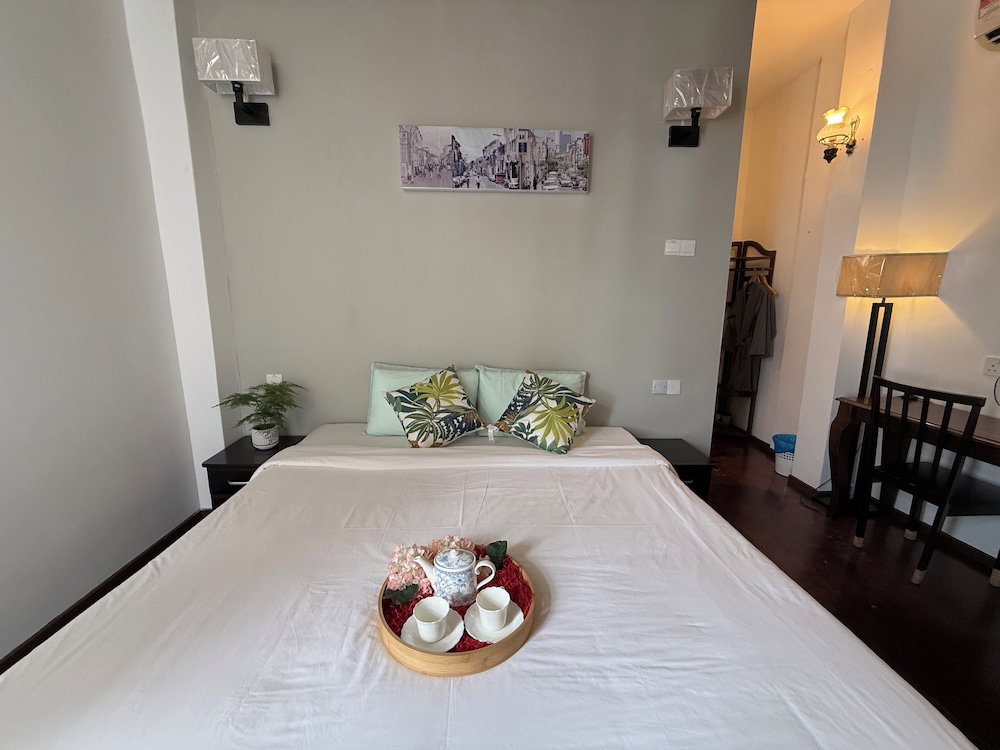 Hotel · Carnarvon Heritage Lodge, George Town