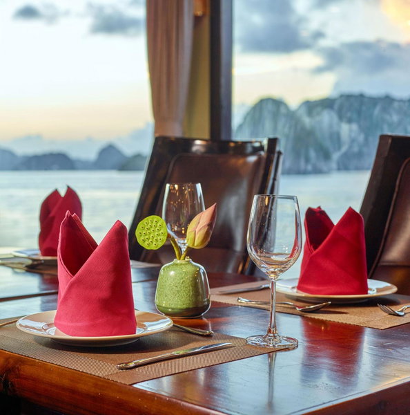 Lan Ha Lotus Cruise, Ha Long, Vietnam