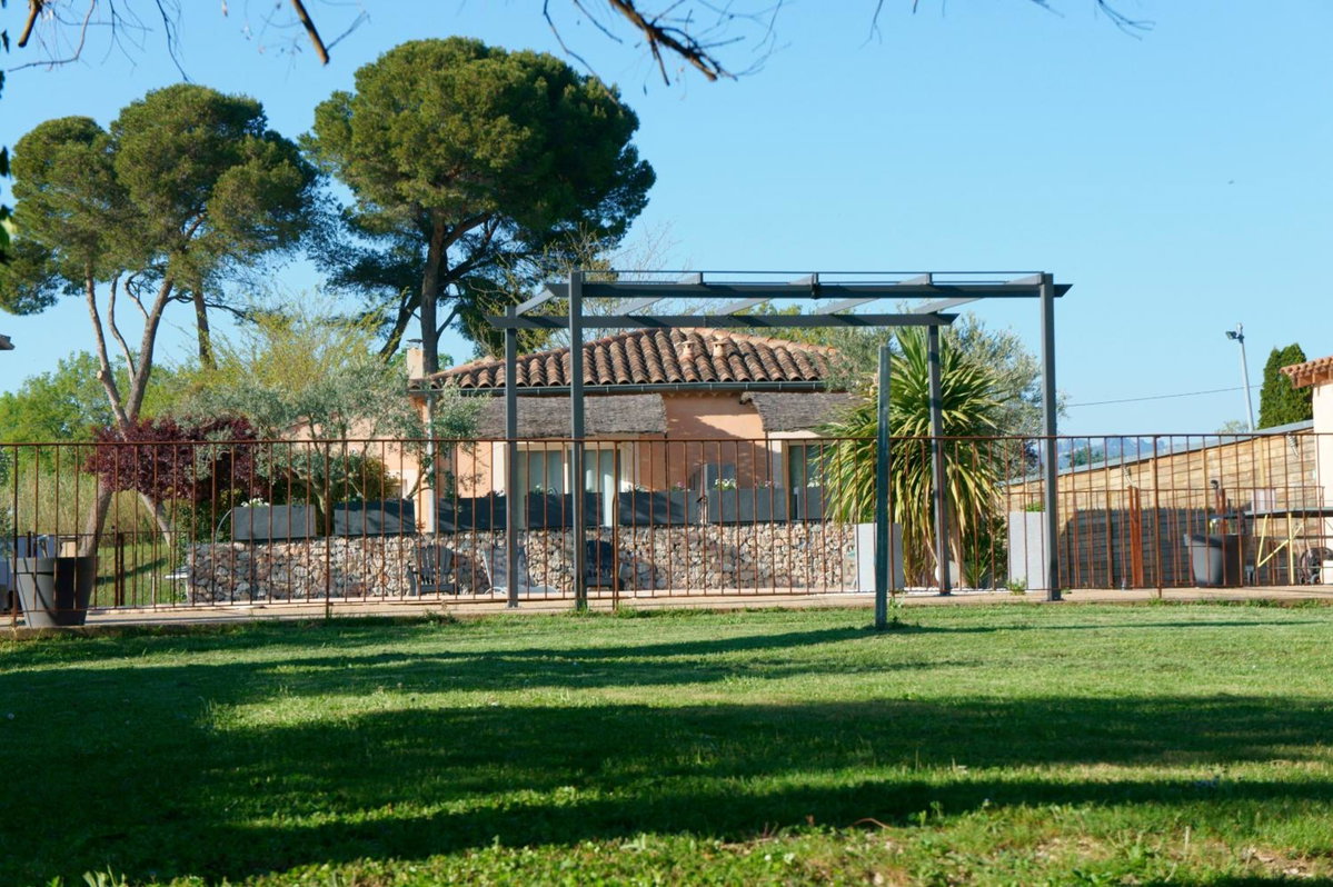 Hotel · Résidence Les Peupliers, Loriol-du-Comtat