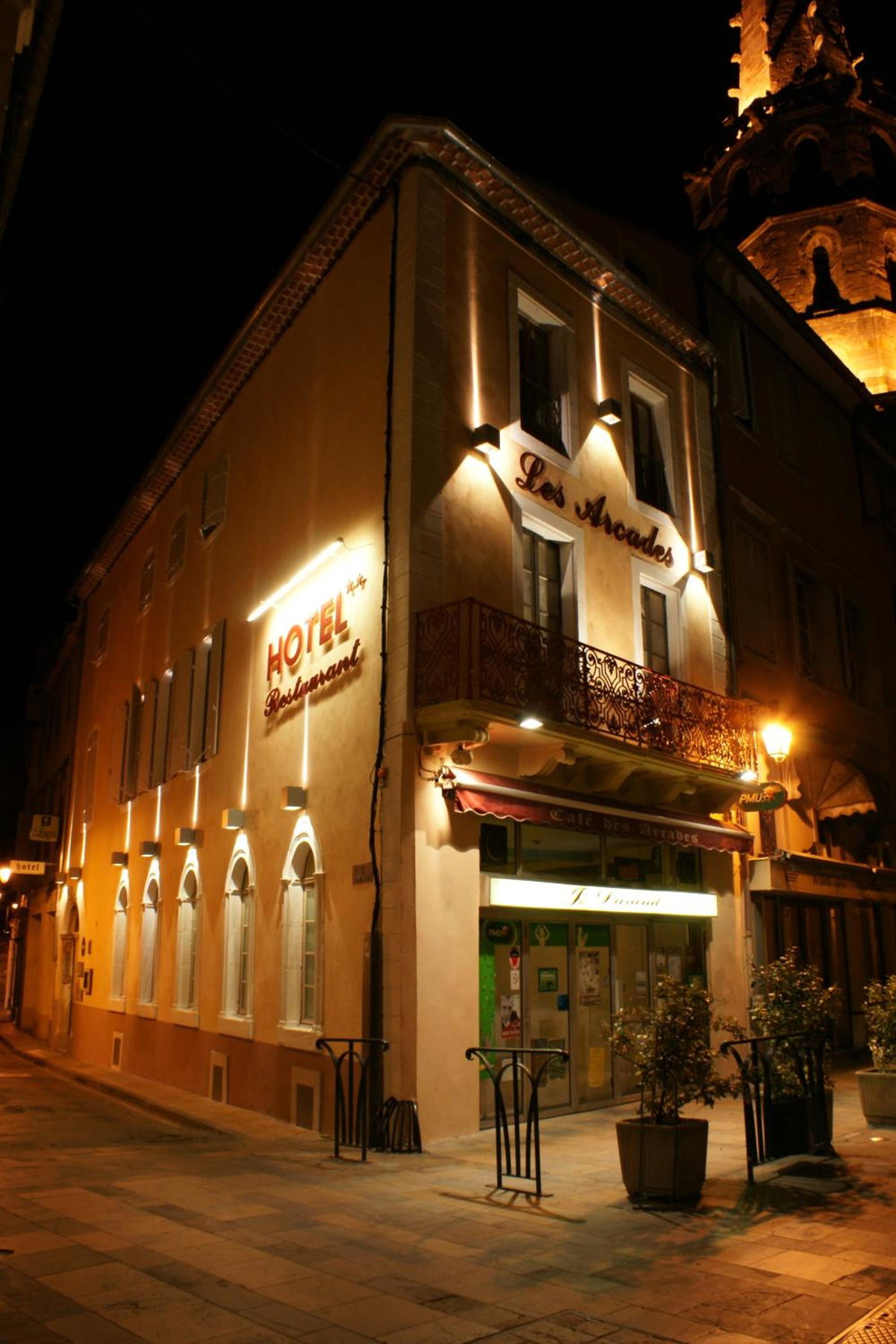 Hôtel Restaurant Les Arcades, France